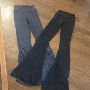 Offline By Aerie Flared Leggings Duo — Black and Gray